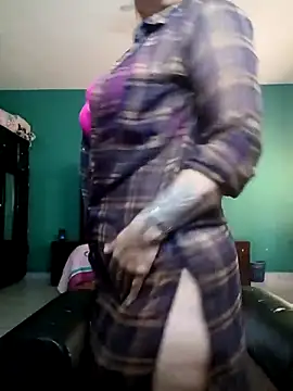 cositabonita08 online show from October 17, 8:45 pm