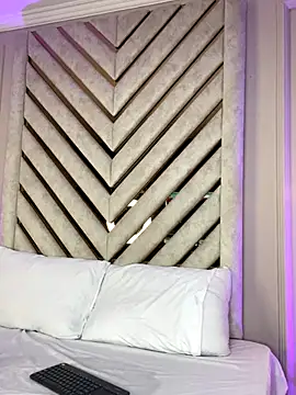 Snapshot of Mia_Roset chatting on September 26, 7:11 pm Mia Roset online show from September 26, 7:11 pm