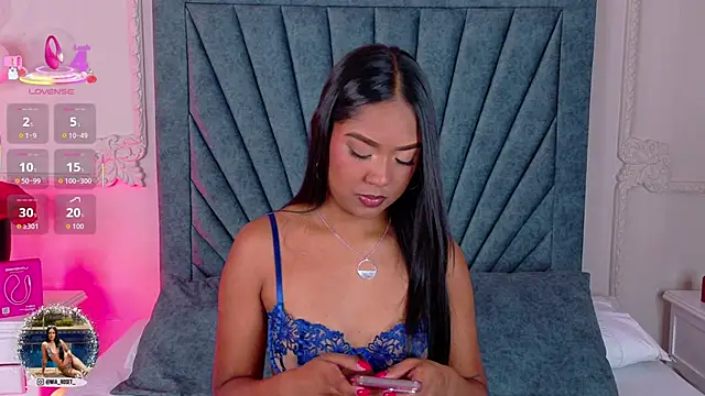 Snapshot of Mia_Roset chatting on September 15, 12:35 pm Mia Roset online show from September 15, 12:35 pm