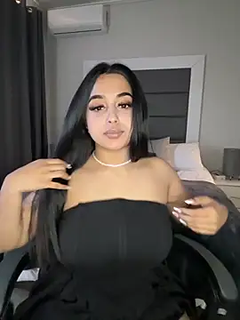 Snapshot of LilMisIndianx chatting on October 1, 8:30 am LilMisIndianx online show from October 1, 8:30 am