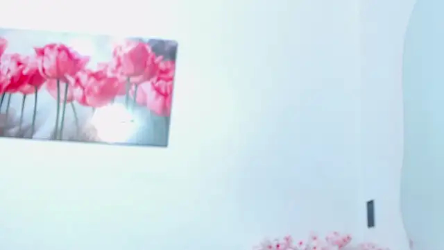 pinky f00x online show from April 6, 7:26 pm