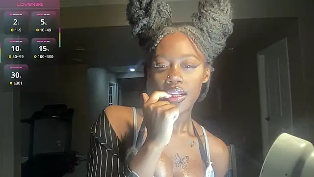 maskedgirl5005 online show from September 25, 8:28 pm