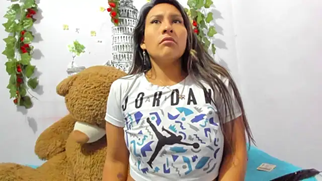 NataliaAndJulliam online show from December 18, 4:28 am