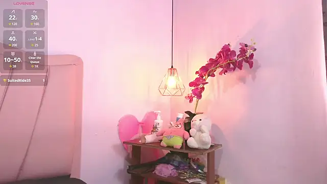 liz7skinny online show from February 10, 9:40 pm