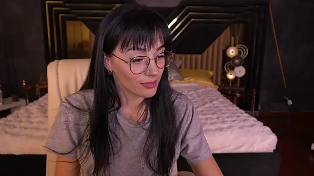 EviLune online show from November 17, 9:04 pm