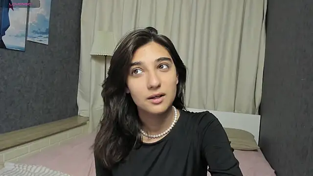 Snapshot of Elfy_Rare_ chatting on September 19, 8:52 pm Elfy Rare  online show from September 19, 8:52 pm