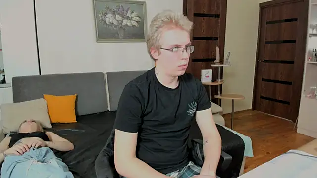 SammySccott online show from December 3, 6:49 am