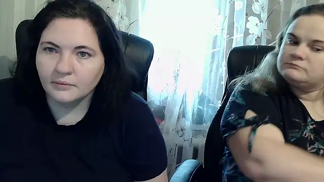 Snapshot of HollyXEva chatting on October 7, 1:26 pm HollyXEva online show from October 7, 1:26 pm