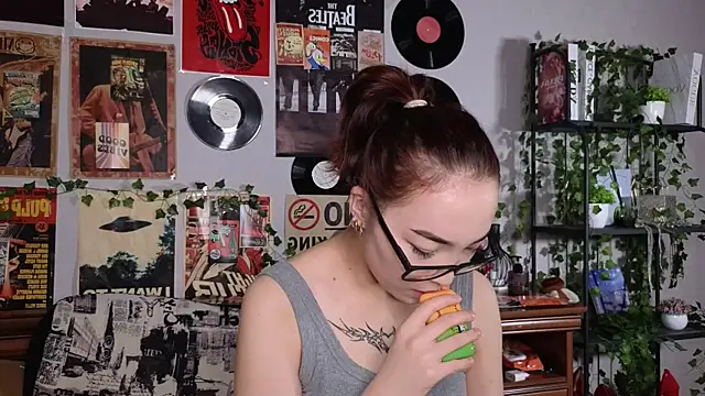 OdetteBiddy online show from November 18, 8:10 pm