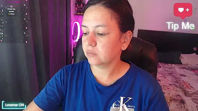 Abbyjoness21 online show from November 6, 10:10 am