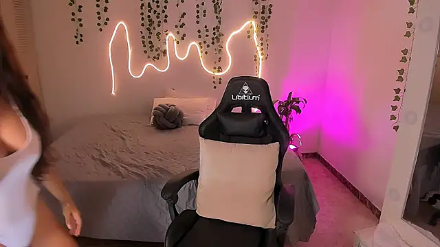 sara doll77 online show from November 26, 8:43 pm