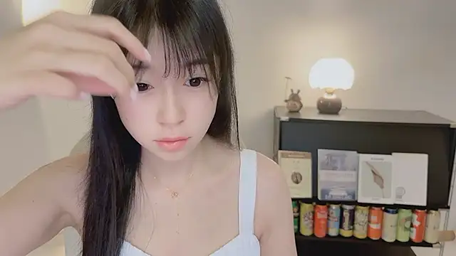 Onechestnut online show from June 1, 2:35 am