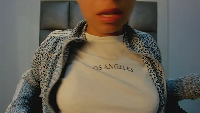 Snapshot of Mia_lopez__ chatting on September 9, 1:11 pm Mia lopez online show from September 9, 1:11 pm