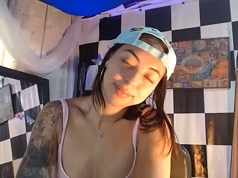kendraof online show from July 26, 7:21 pm
