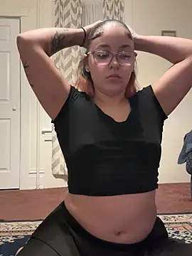 babykalirose online show from February 10, 7:00 am