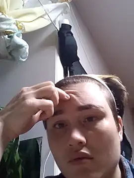 MoonIrene online show from October 28, 5:19 pm