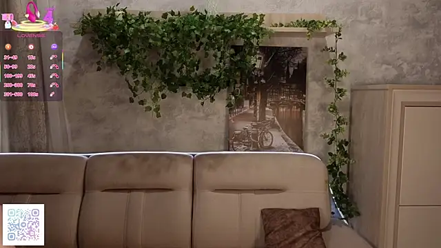 VeronaHascall online show from September 13, 4:20 am