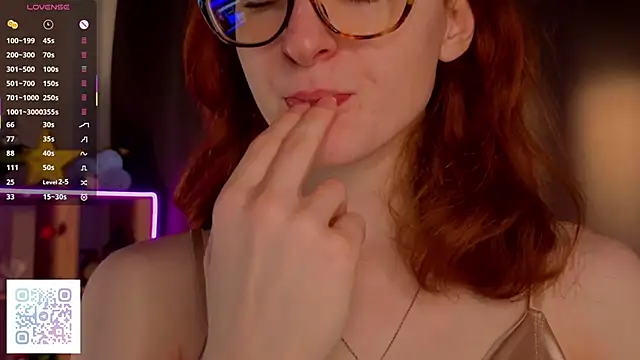 VeronaHascall online show from October 26, 4:30 am