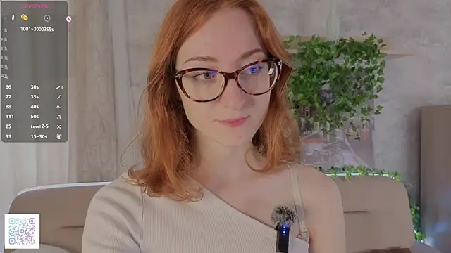 VeronaHascall online show from September 22, 4:33 am