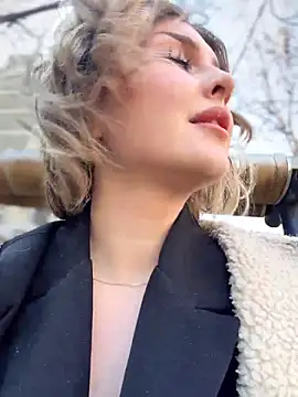 KellyKeler online show from March 13, 11:22 am