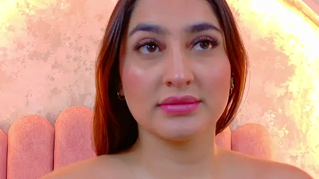 JasmineRhodes online show from February 11, 1:23 pm