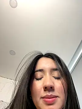 Michelle Zoe online show from November 28, 2:53 pm