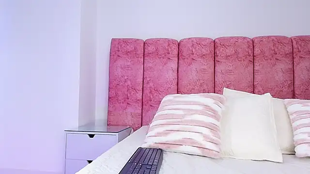 emmacurvy online show from November 14, 3:06 am