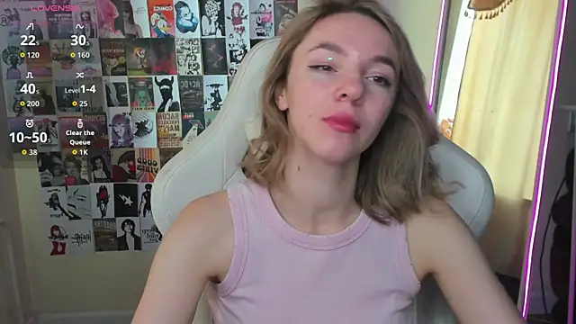 Snapshot of NessaDiazz chatting on September 20, 1:49 am NessaDiazz online show from September 20, 1:49 am