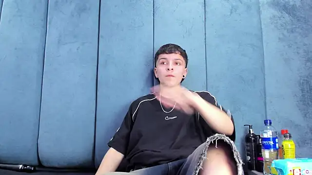 Megan Thompson  online show from March 25, 2:06 am