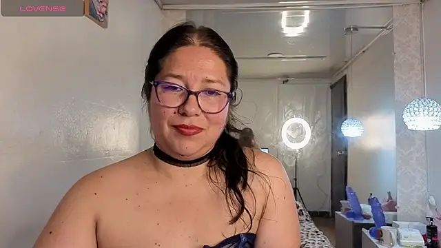 scarlett widow  online show from June 2, 3:07 am