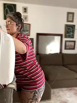 Alix Valentine online show from October 28, 5:30 pm