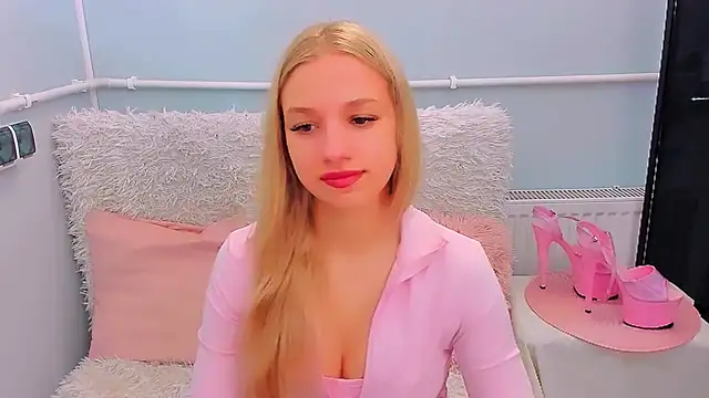 EvetteRose online show from March 25, 3:26 pm