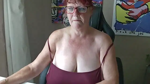 -Curvy- online show from June 4, 8:52 am