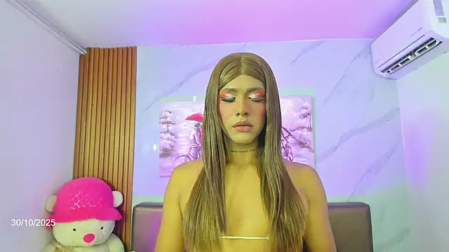 Snapshot of Dreams_Chloe chatting on October 30, 5:10 am Dreams Chloe online show from October 30, 5:10 am