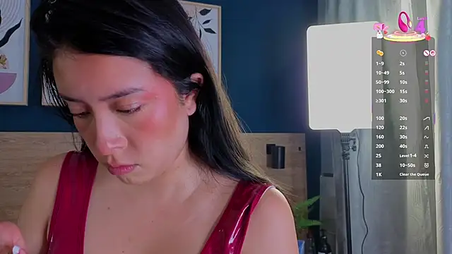 SarahMiler  online show from September 30, 11:49 am