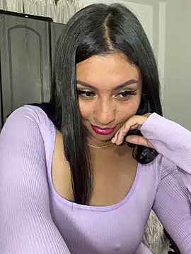 Issa Santana online show from November 7, 6:24 pm