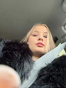 StephanieMur online show from January 16, 6:31 am