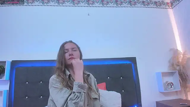 Angiehuston1 online show from April 7, 1:46 pm