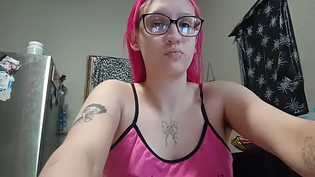 Snapshot of spoiledprincess4 chatting on October 13, 2:36 am spoiledprincess4 online show from October 13, 2:36 am