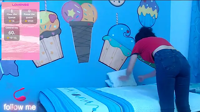 skinnykalitzo18 online show from January 7, 2:20 pm