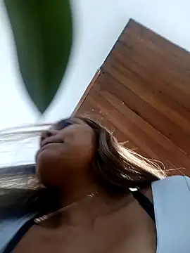 Lara Milf   online show from September 20, 1:31 pm