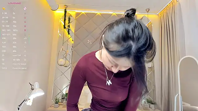 Nelly Kimm online show from April 22, 1:13 am