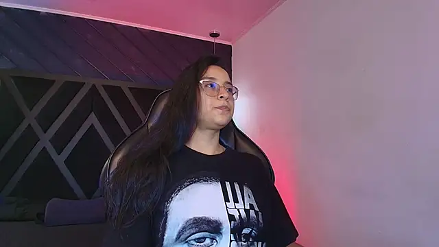 zoe martins  online show from April 11, 5:16 pm