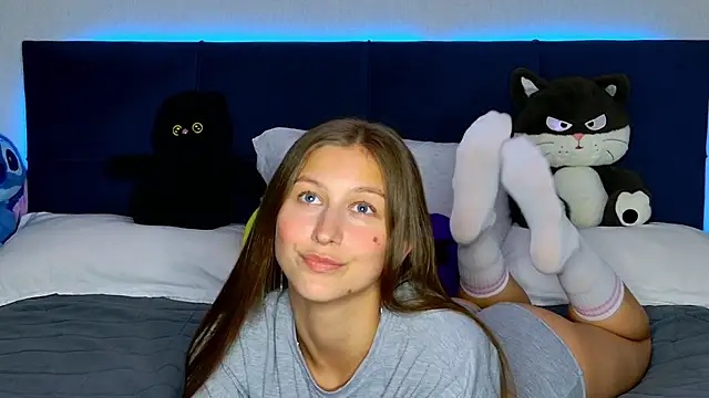 MissEmilyMiller online show from March 26, 7:04 pm