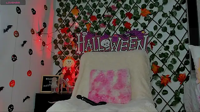 Snapshot of isabel_jaames chatting on October 23, 7:09 pm isabel jaames online show from October 23, 7:09 pm