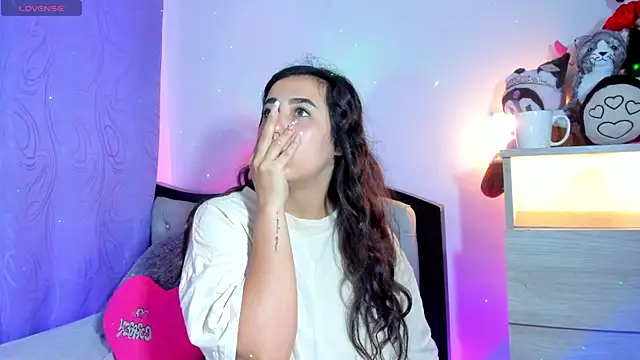 my aleja  online show from February 20, 11:45 am