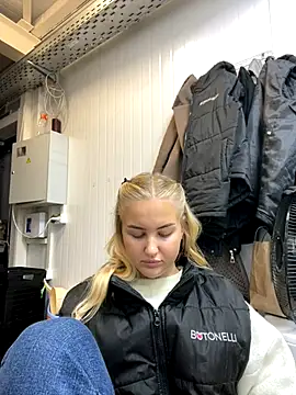 Snapshot of CandyVice chatting on September 14, 5:33 pm CandyVice online show from September 14, 5:33 pm