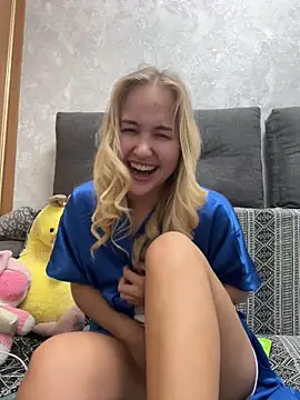 Snapshot of CandyVice chatting on October 2, 3:39 pm CandyVice online show from October 2, 3:39 pm