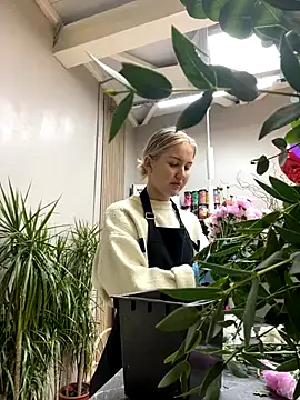 Snapshot of CandyVice chatting on October 7, 6:12 pm CandyVice online show from October 7, 6:12 pm