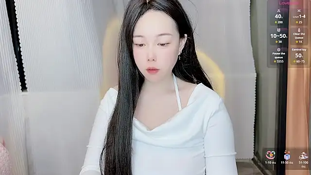 Bella Ava online show from December 15, 3:39 pm